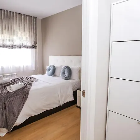 Al46 - Moderno Playa Fenals * Lloret de Mar